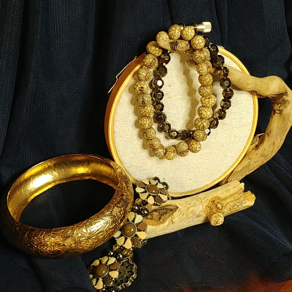 ✔Lot of Four Bracelets (Boho and Glam)